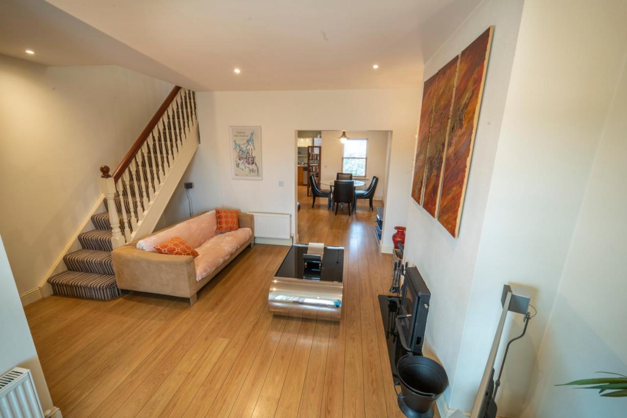 Stylish, Spacious 3 Bedroom Townhouse Galway Esterno foto